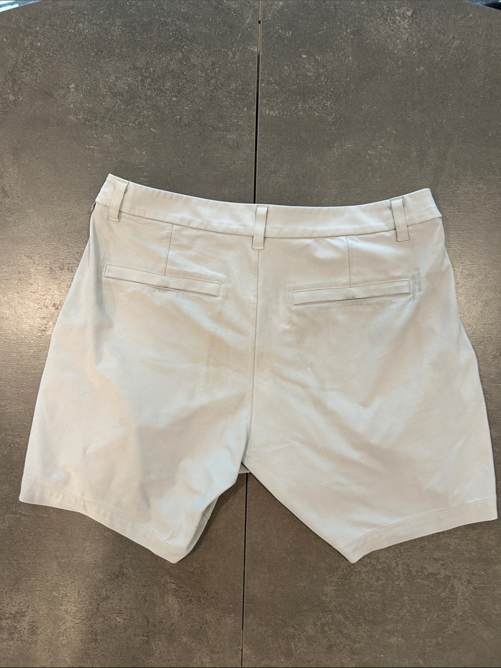 Lululemon Men's Light Gray Flat Front Shorts, Waist 32”, 7” inseam - Picture 4 of 4